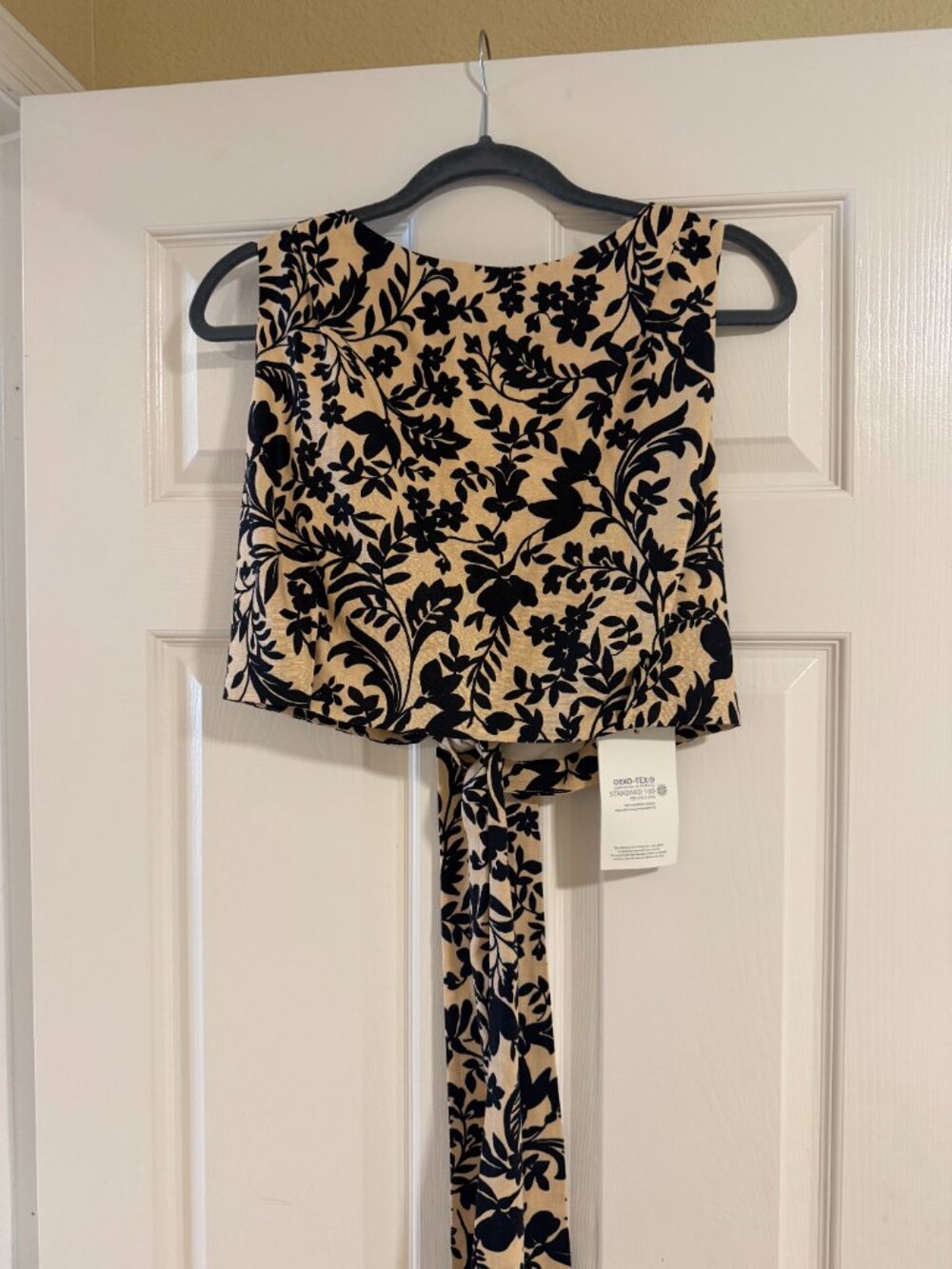 Sezane Cream and Navy Floral Crop Top - Picture 2 of 4